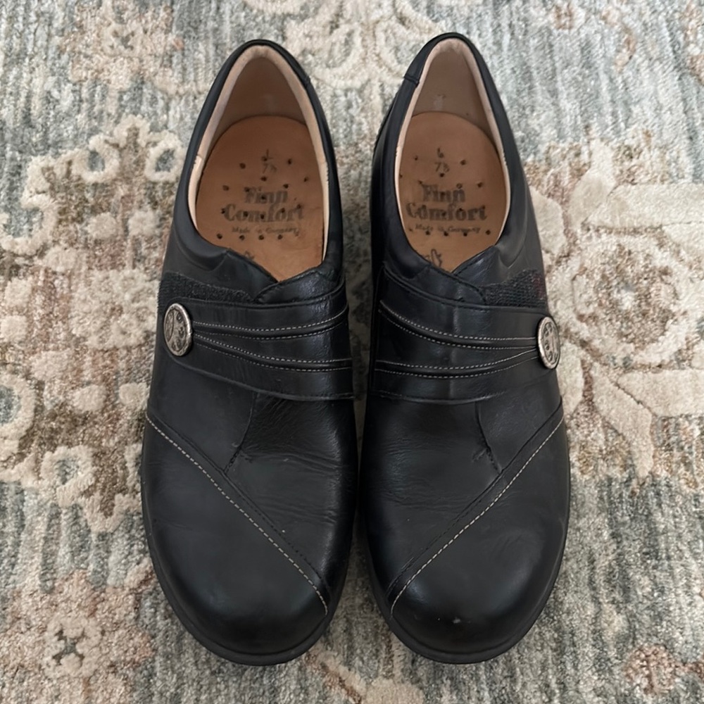 Finn Comfort Black Loafers with Velcro Strap